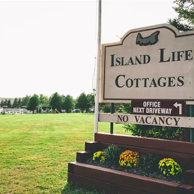 Island Life Cottages-07